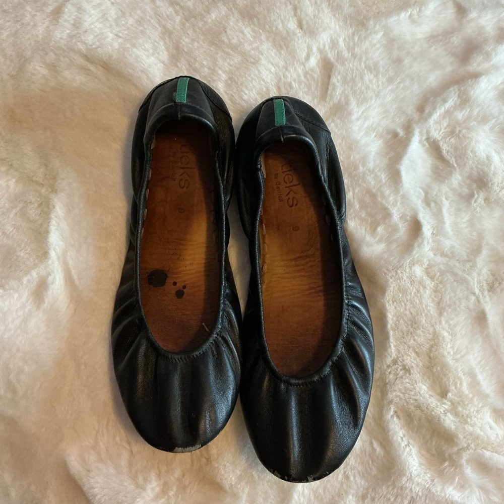 Tieks Black Leather Ballet Flats with Green Accent